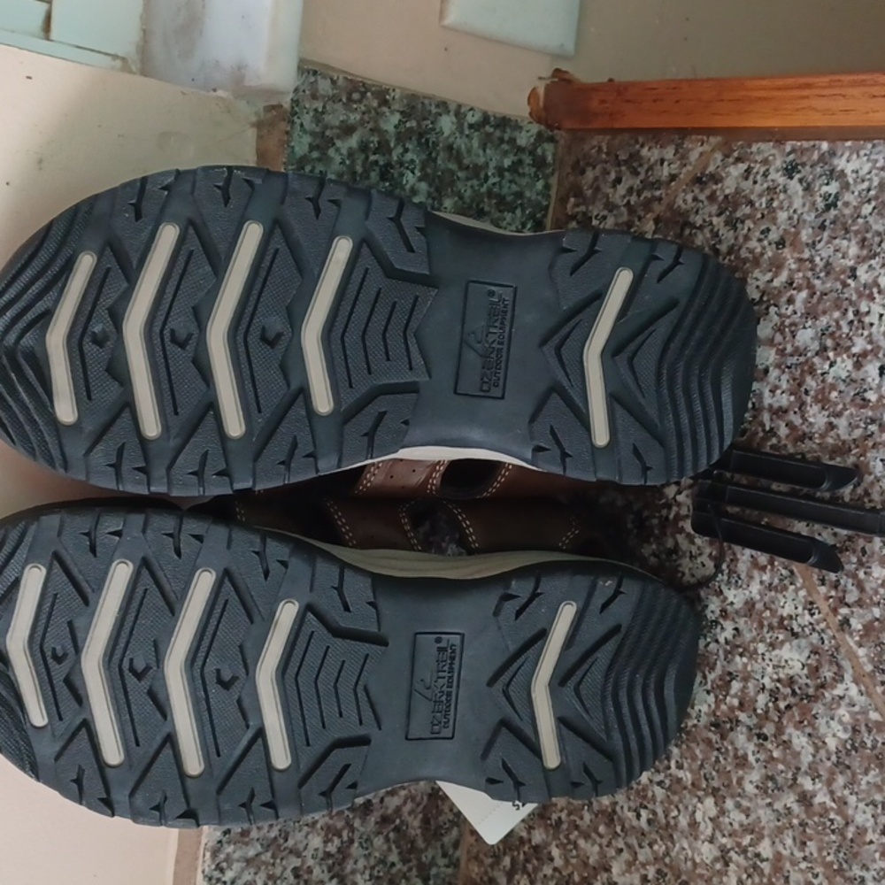 Ozark Trail Men's Brown Sandals NWT - Picture 3 of 5